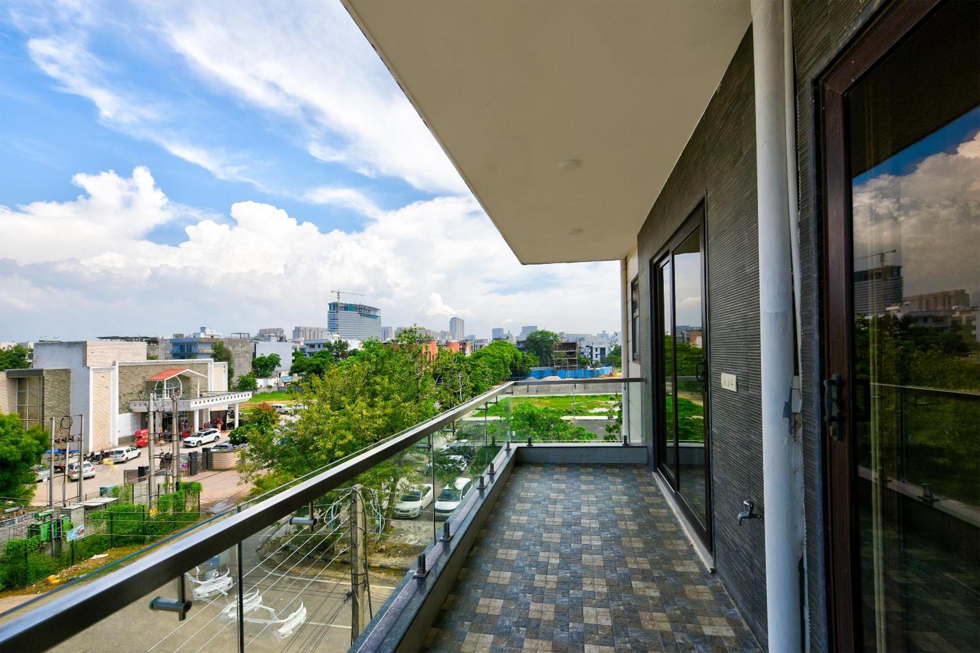 Hotel Leaf 9 Boutique, Near Golf Course Road And Galleria Market Gurgaon Eksteriør billede