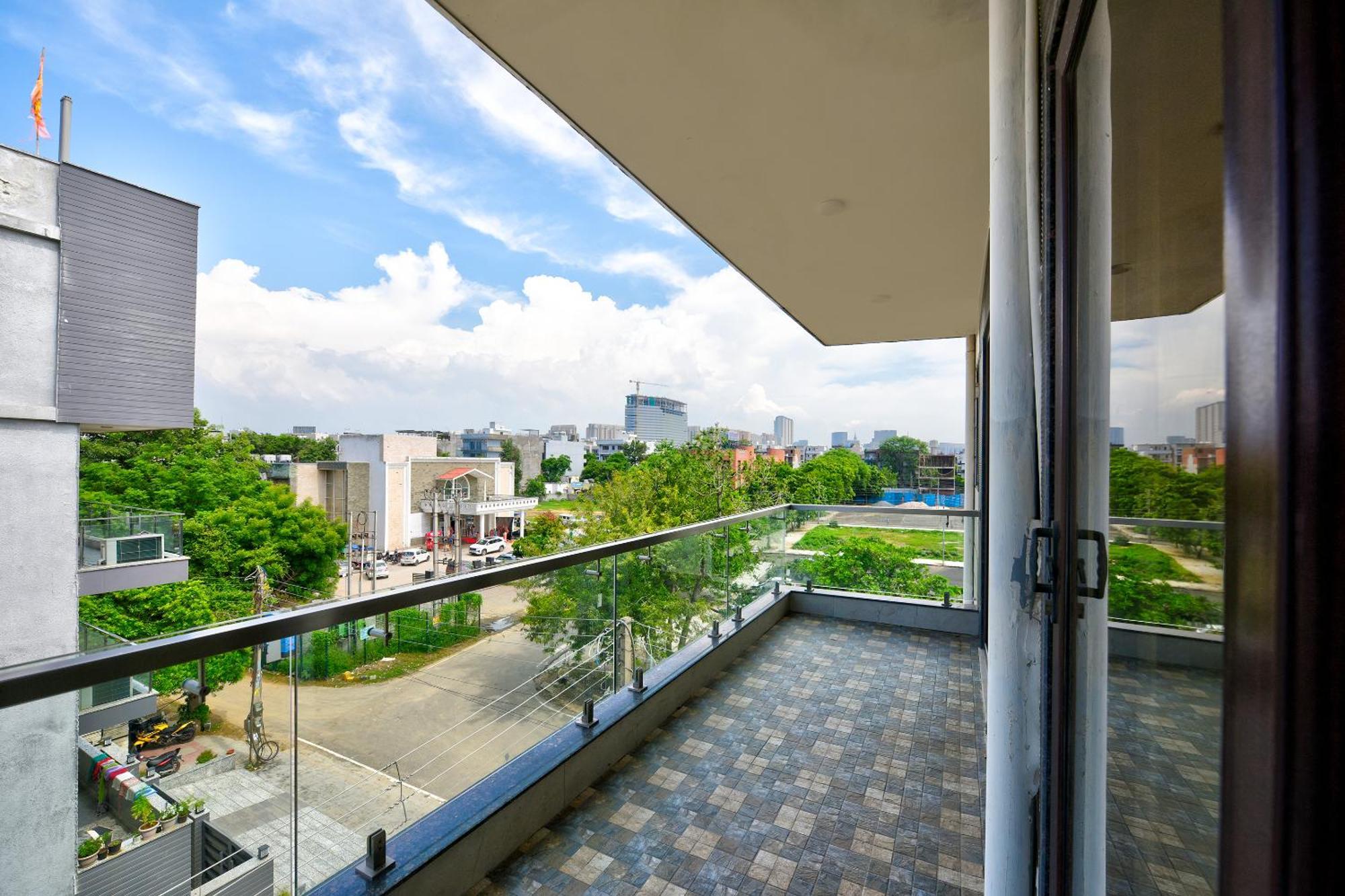 Hotel Leaf 9 Boutique, Near Golf Course Road And Galleria Market Gurgaon Eksteriør billede